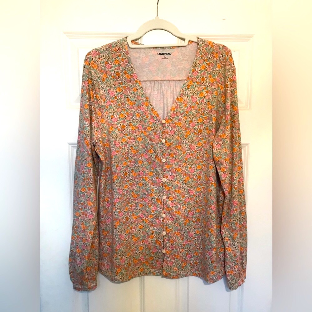 Lands End Large flowered long sleeve v neck